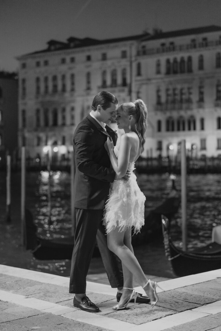 Italy 15 Stilvolles Brautpaar bei Nacht in Venedig – Hochzeitsreportage Italien